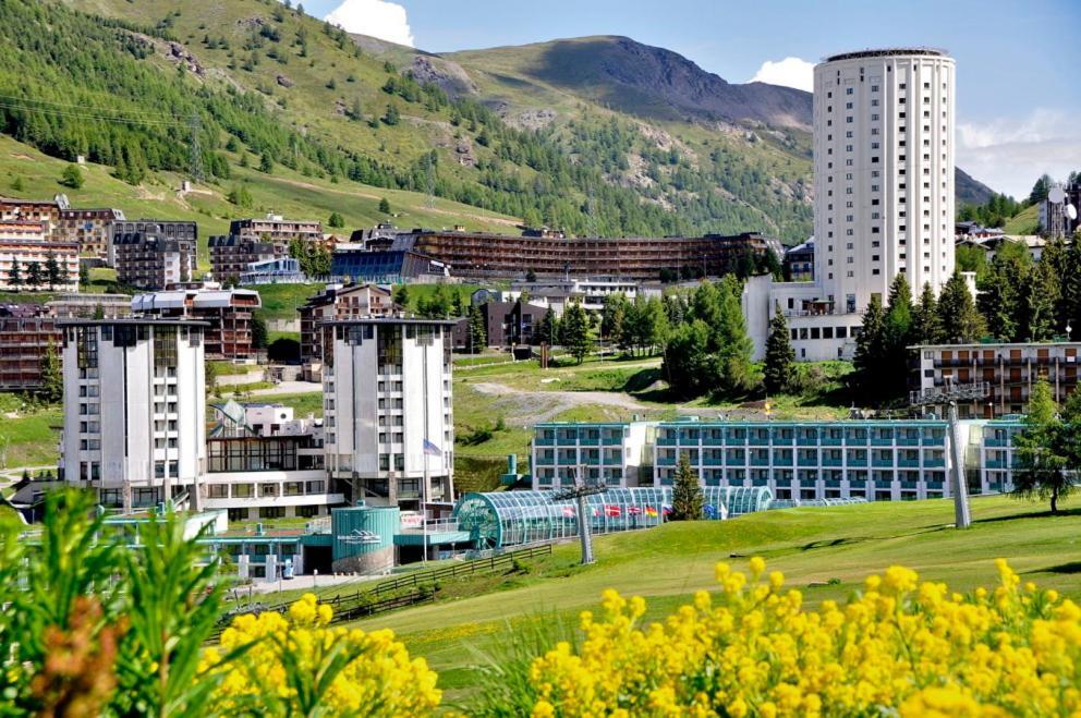 Attico Villaggio Olimpico Sestriere Exterior photo